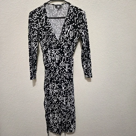 Diane von Furstenberg Long Sleeve Wrap Dress - Picture 1 of 5